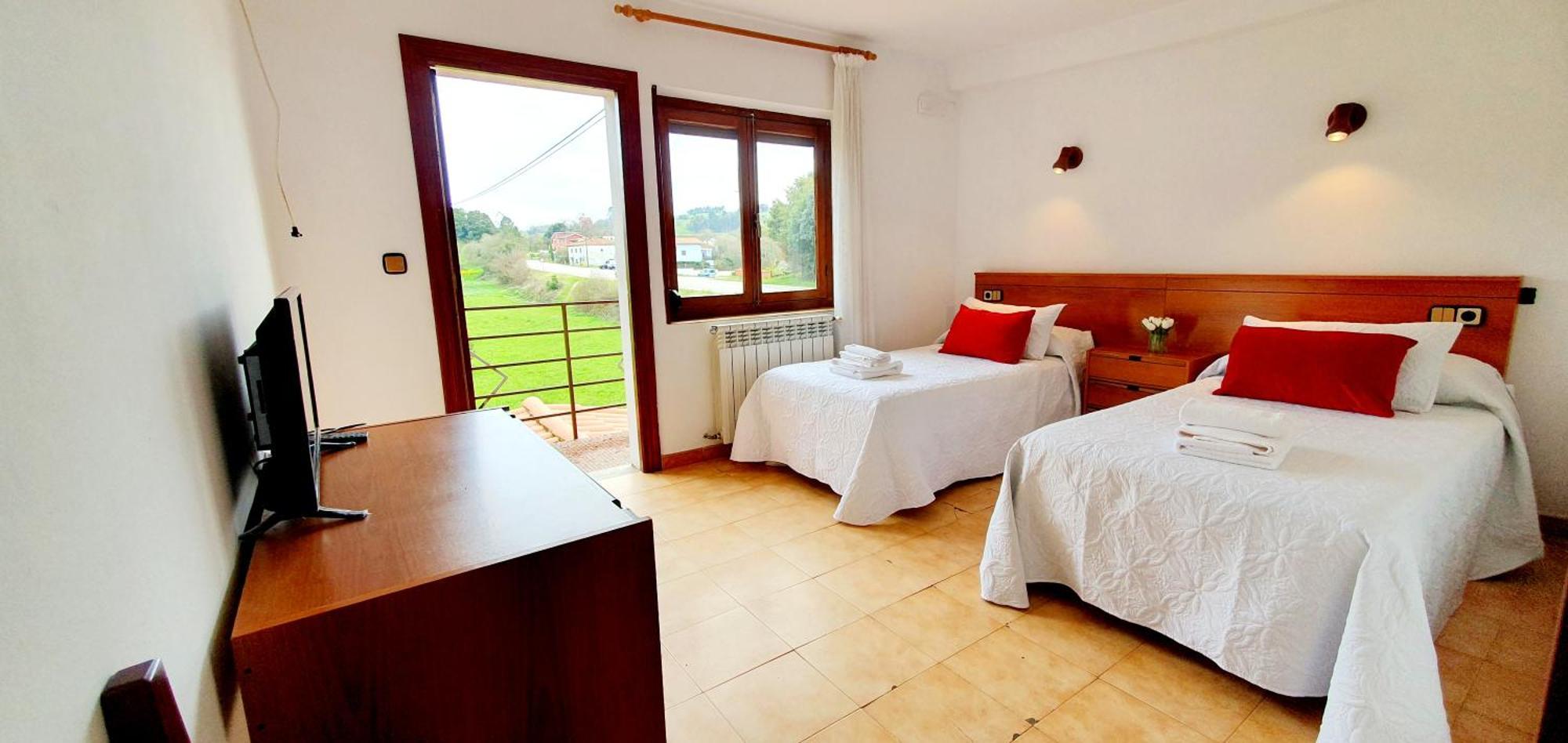Sidreria La Casa Abajo Hotel La Franca Buitenkant foto